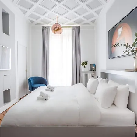 Appartement Beautiful Near Concorde ! Parijs